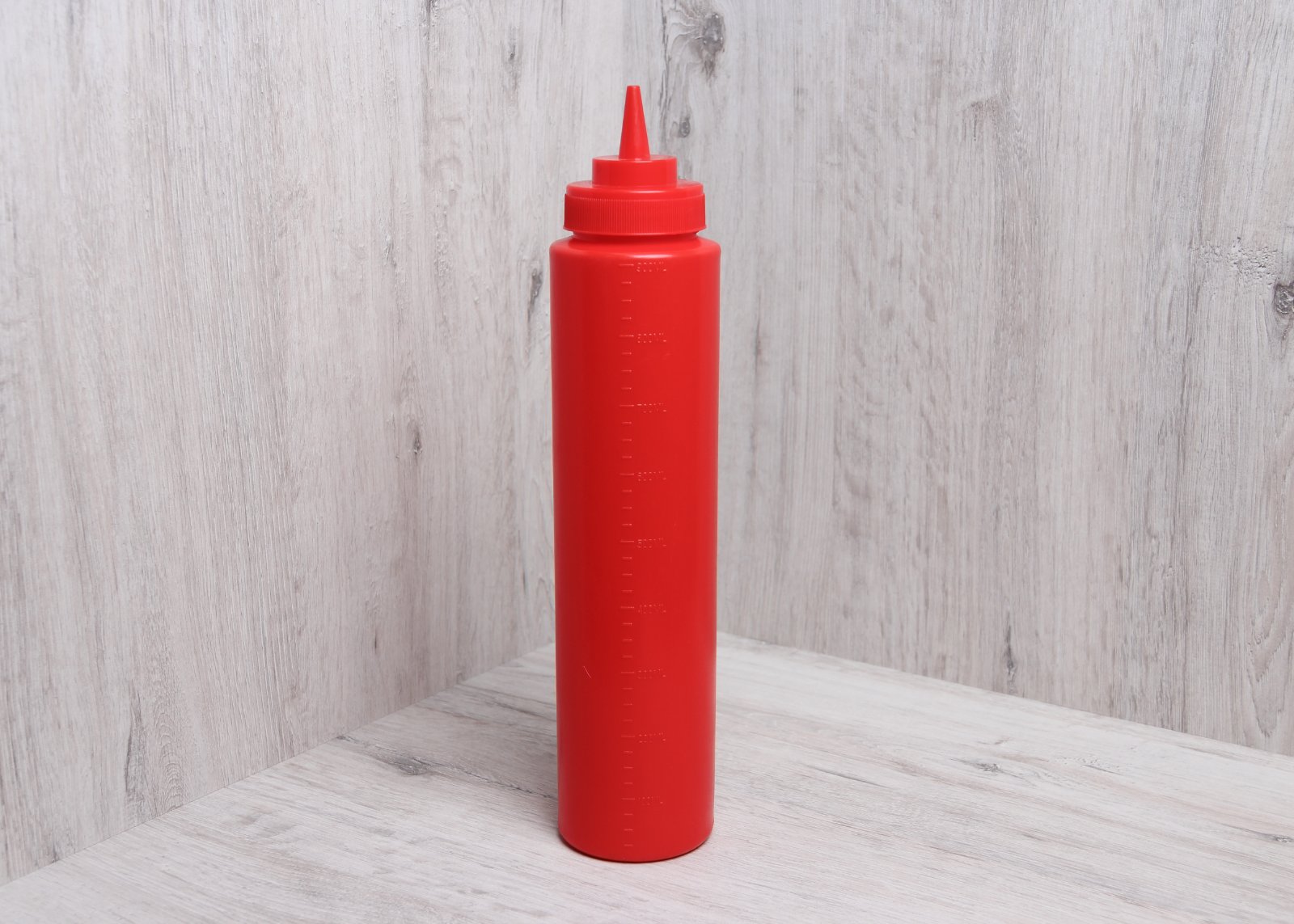 Пляшка для соусів з носиком червона, 780 мл